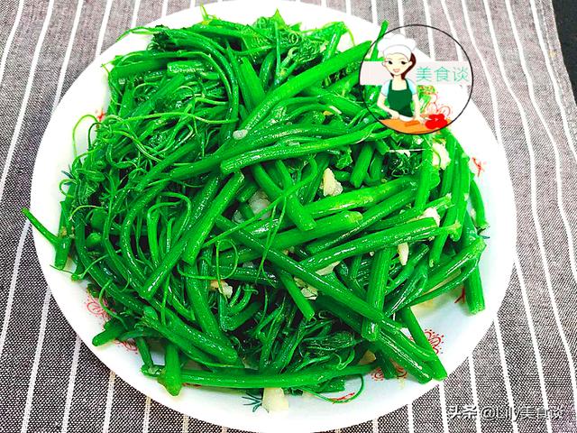 夏天遇到此菜别手软，维C含量极高，营养促消化，比南瓜叶还好吃