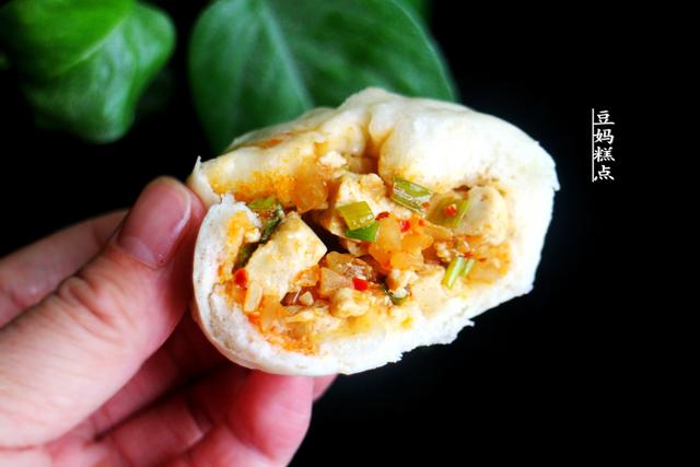 三伏天，学做香辣豆腐包子，简单易上手，又省时又好吃