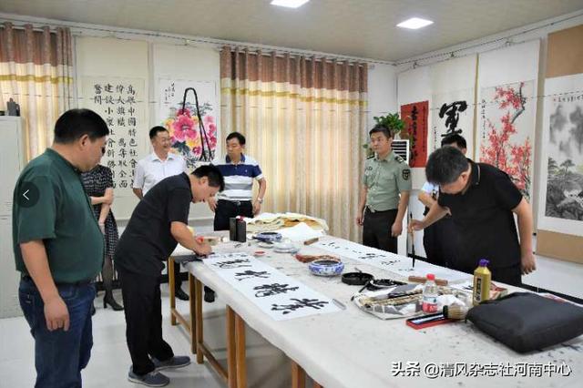 庆“八一”翰墨飘香，民建开封书画院送文化慰问军营