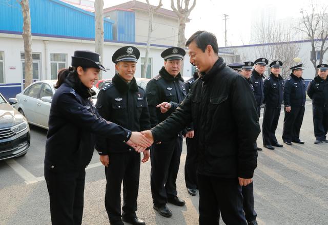 济南新材料产业园区管委会主任陈西武走访桑梓店派出所