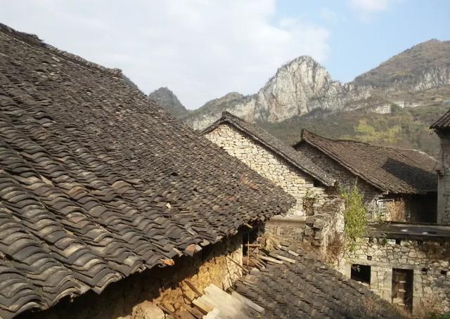 土地確權(quán)后，農(nóng)村宅基地有70年和無(wú)期限的分別！到期后咋辦？