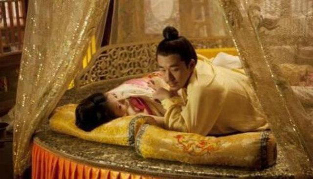 历史上最牛的艳妃，把皇帝折腾到精尽人亡，死在龙榻上