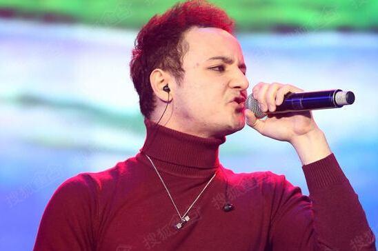 阿尔法：5岁上春晚爆红，18秃顶引群嘲，今21岁颜值重回巅峰