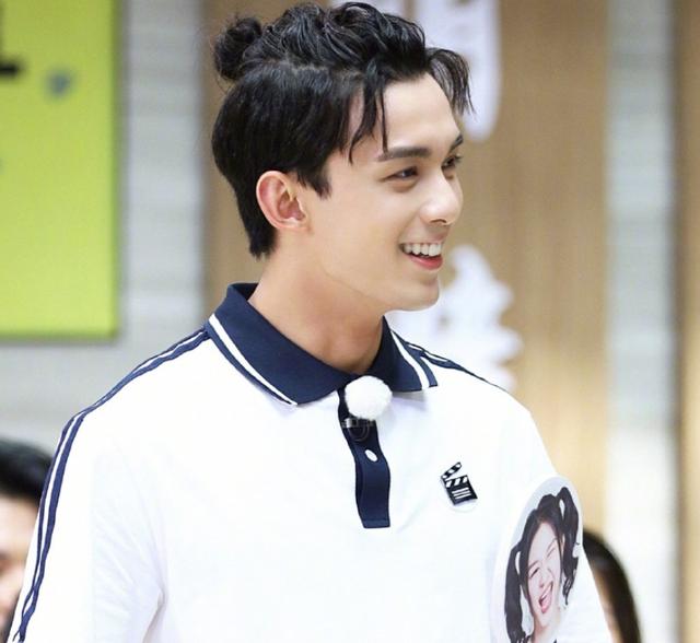 一期|奔跑吧8新一期嘉宾太给力！高颜值当红明星加盟 颜控粉要坐不住了