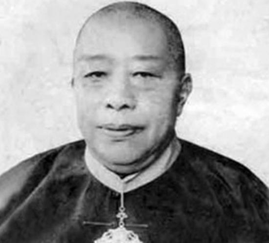 黄金荣有一支秘密部队，都是清一色的美女，为