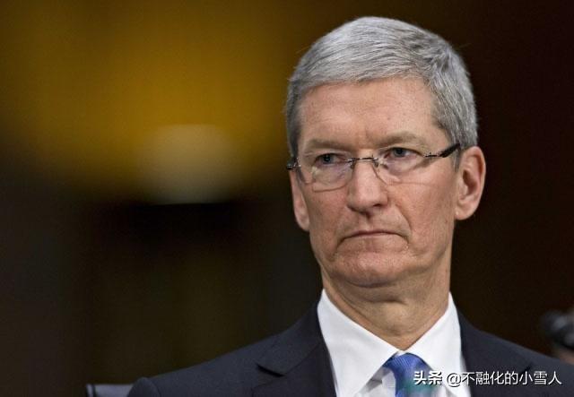 苹果明年或改华为口充电，每年损失数千亿，库