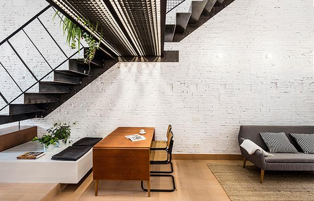 独特楼梯打造人性化住宅——La Diana公寓，巴塞罗那