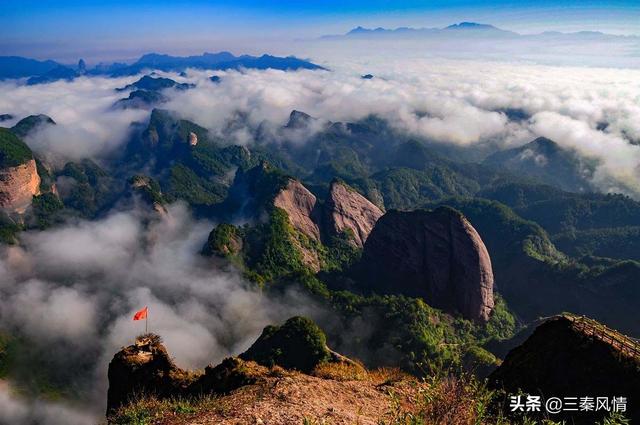 广西和湖南共有的景区，波澜壮阔很壮观，曾矛盾不断，现和睦相处