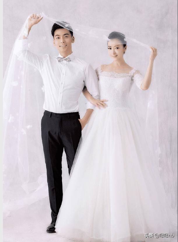 出道不温不火，曾被称为“华谊电视剧一姐”，