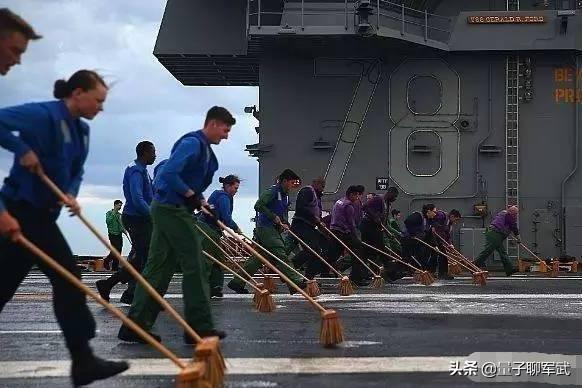 航母甲板是否需要实时清洗，用海水还是淡水，有什么作用