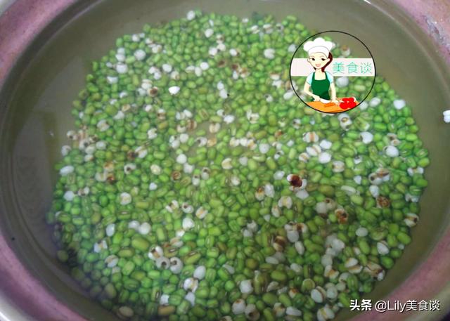 三伏天，煮绿豆汤多加两样食材，清甜解暑，祛湿安神，舒服过伏天