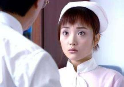 李小璐与助理合拍，两人神似姐妹花，离婚后她越来越潇洒了