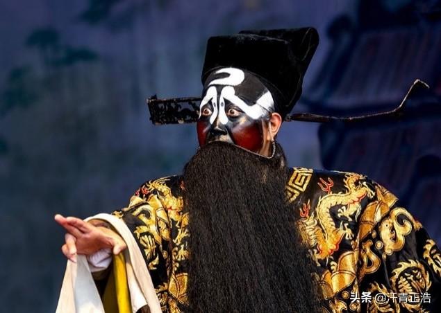 古代只有天子可以穿龙袍，包拯是什么身份，为何也能穿龙袍审案