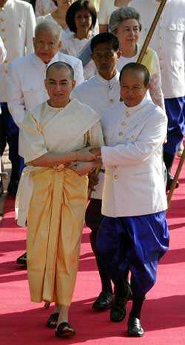 柬埔寨王室娶美女改善基因国王一代比一代好看