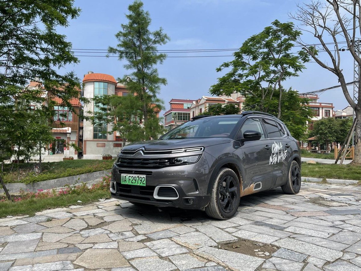 不仅很舒适而且还很快!试驾东风雪铁龙天逸PHEV