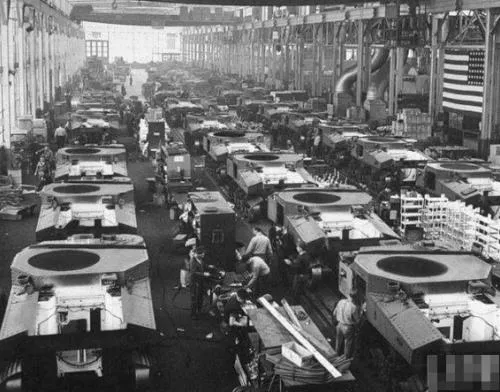 制造业如何拯救美国：四天一艘船、一天五架飞机