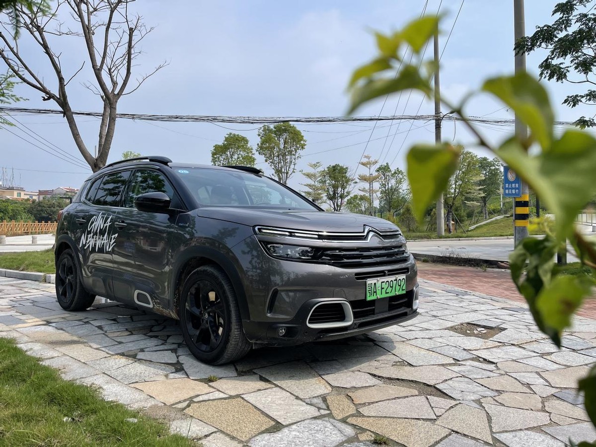 不仅很舒适而且还很快!试驾东风雪铁龙天逸PHEV