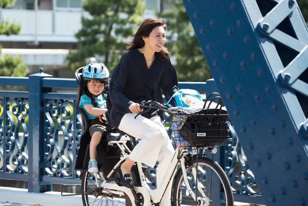 我只是生了孩子，为什么整个社会都要惩罚我？