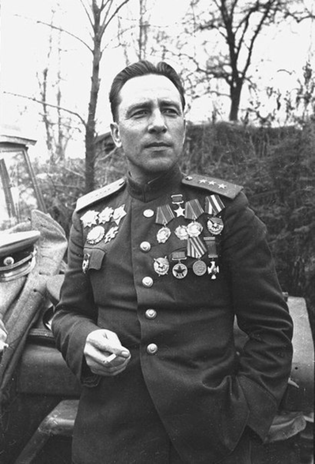 他是两次苏联英雄他是苏军装甲作战急先锋卡图科夫元帅