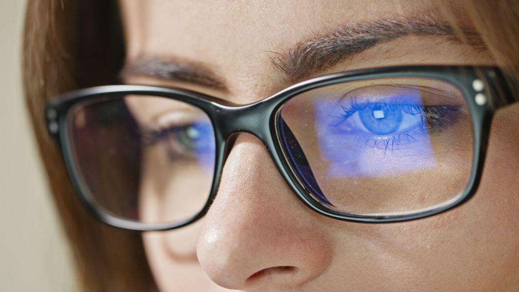爱护眼睛从正确认识眼镜做起,辨别防蓝光,一些框架眼镜的知识点