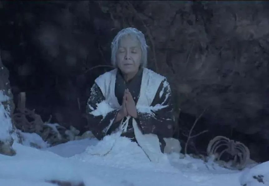 活得小心翼翼，“爸！你什么时候变得这么窝囊了？”