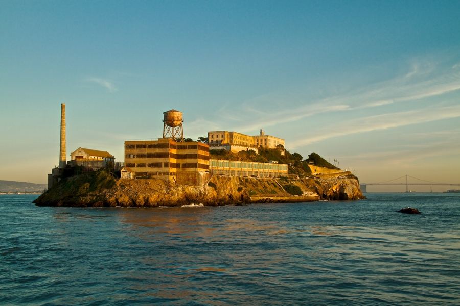 美国恶魔岛监狱，1962年3名逃犯是如何成功越狱的？