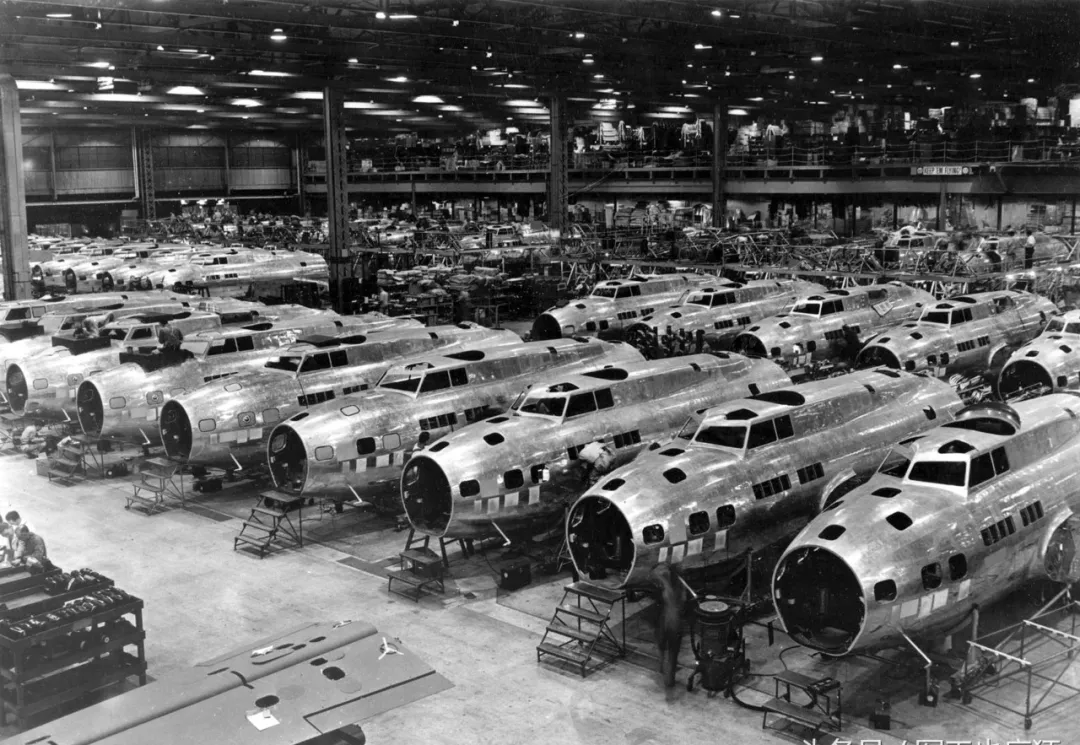 制造业如何拯救美国：四天一艘船、一天五架飞机