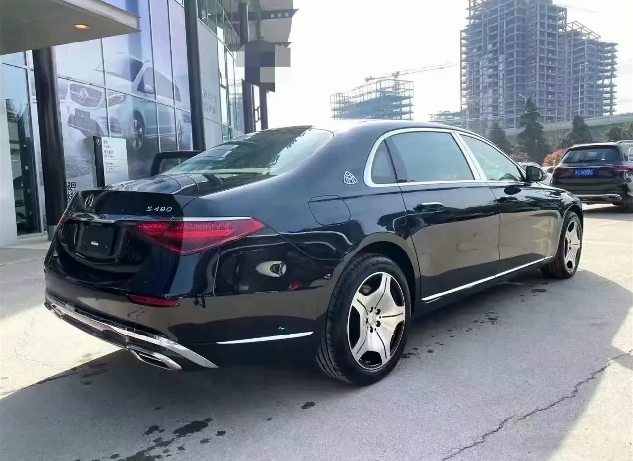 带迈巴赫车标的奔驰车_迈巴赫s600提车论坛_迈巴赫车多少钱