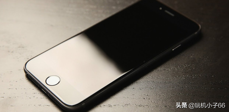 iPhone在西元棋牌
国被告了，对方要求禁售，再赔100亿