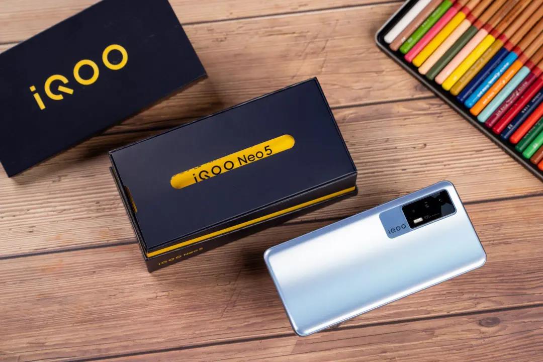 iQOO Neo5骁龙888、独显芯片、快充、拍照