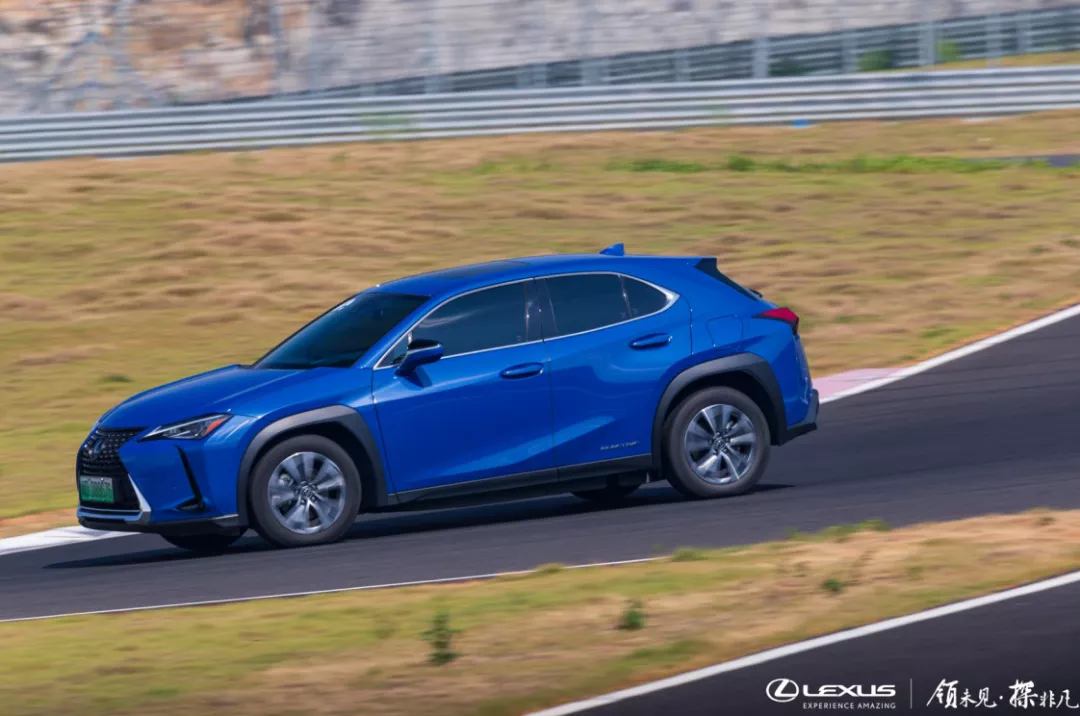 纯电驱动 驭电新生 雷克萨斯UX300e厦门赛道试驾体验
