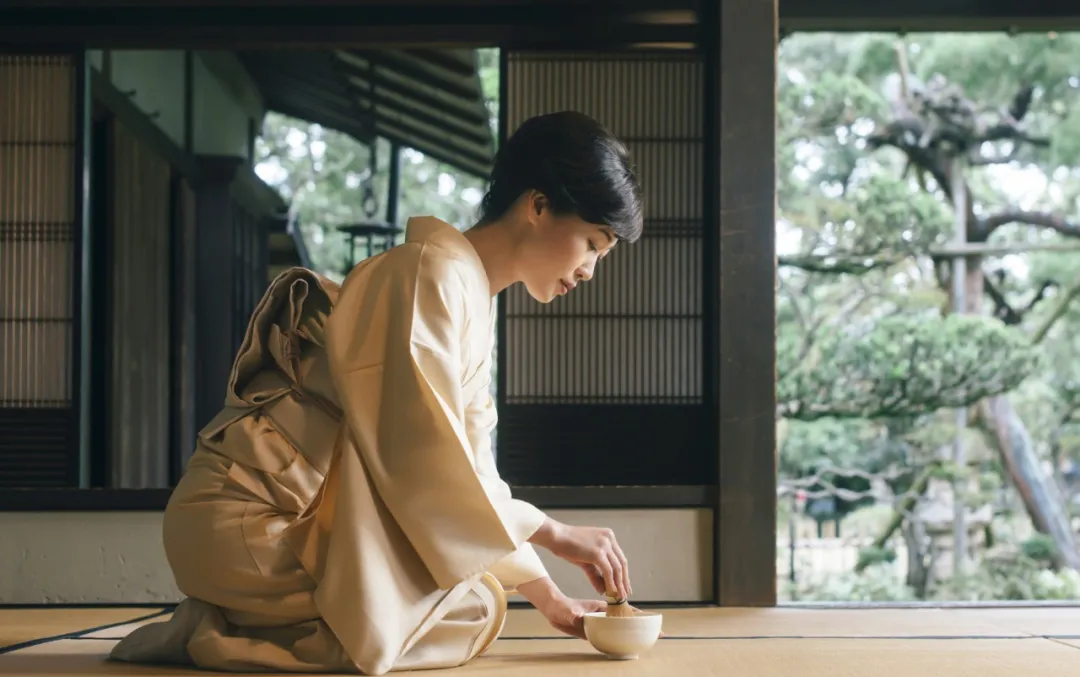 气球屋随笔 茶道准备过程 日本茶园和茶室 传统上,茶道大多在极简主义