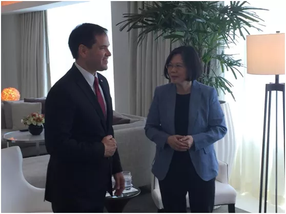 蔡英文认怂了？