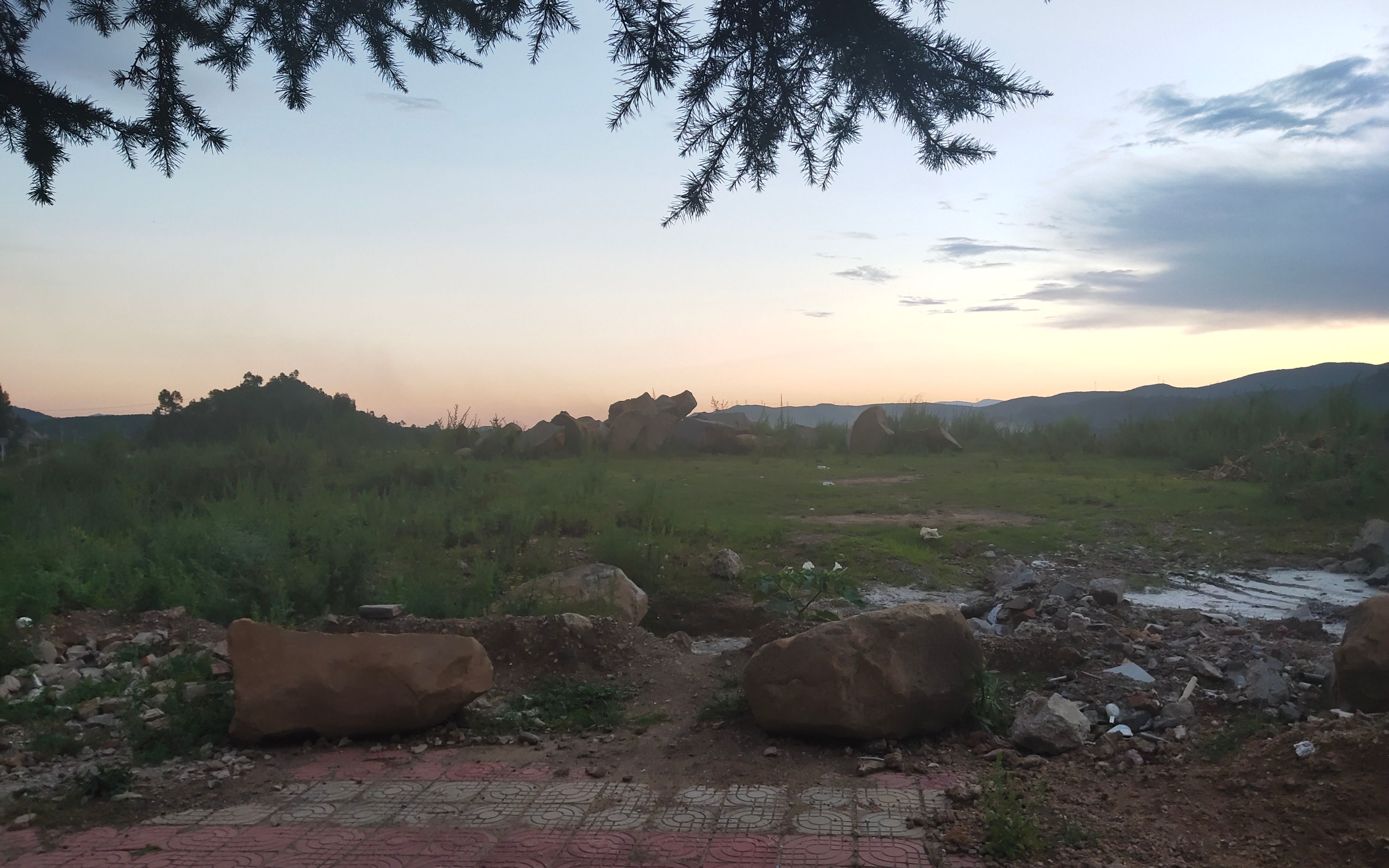 2岁男童、隐秘的山洞与一次未遂的拐卖计划