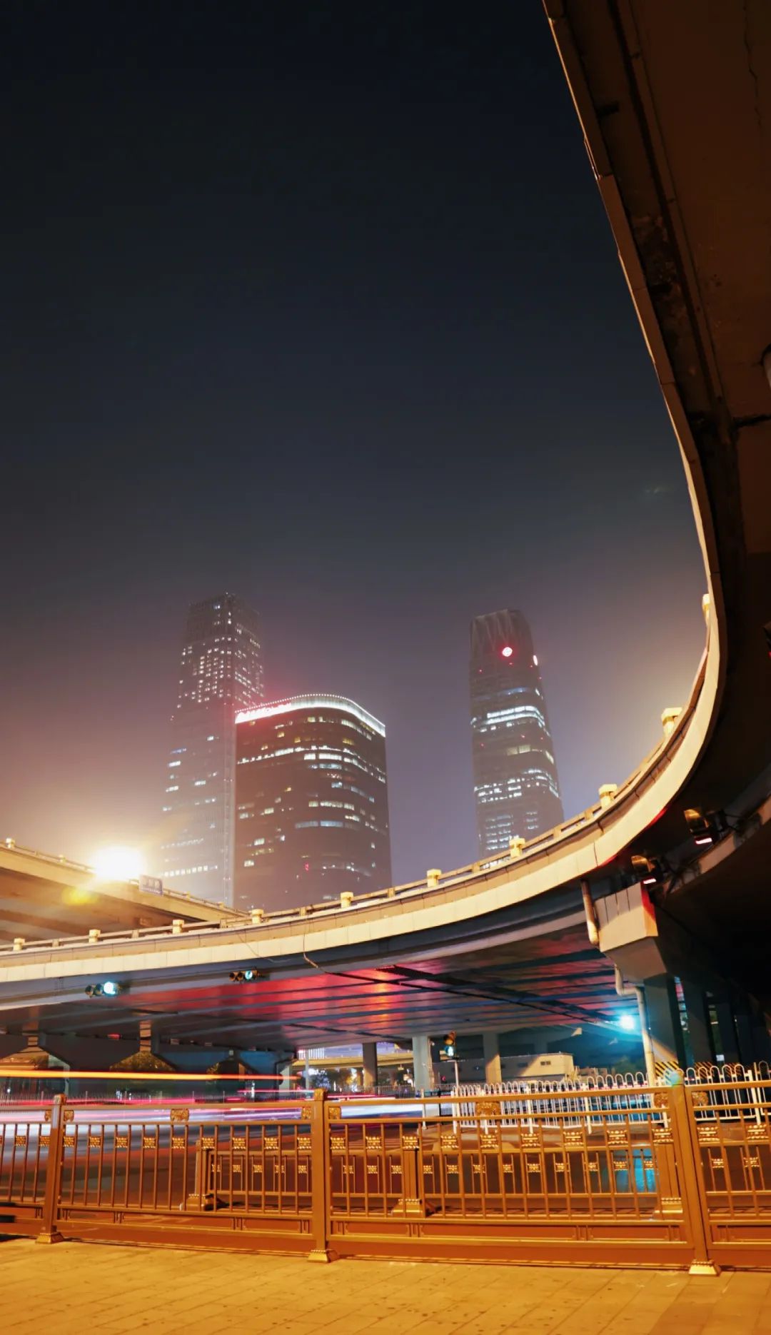 失落的北京人：外地人可以逃，我们逃去哪