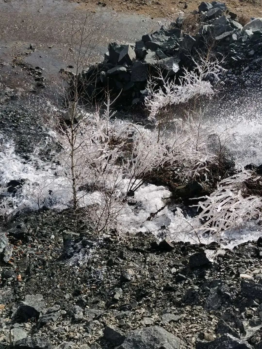 井深62米积水47米，尸身人面怎见天日？