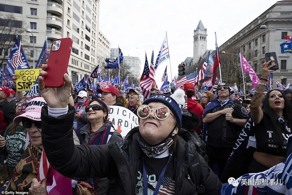 骄傲男孩与极左派组织"反法西斯主义运动(antifa)和blm支持者产生