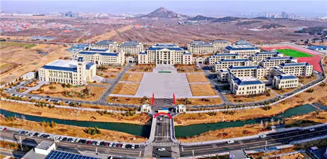 威海这所中学新校区投用2018年,荣成市启动三中新校区建设项目.