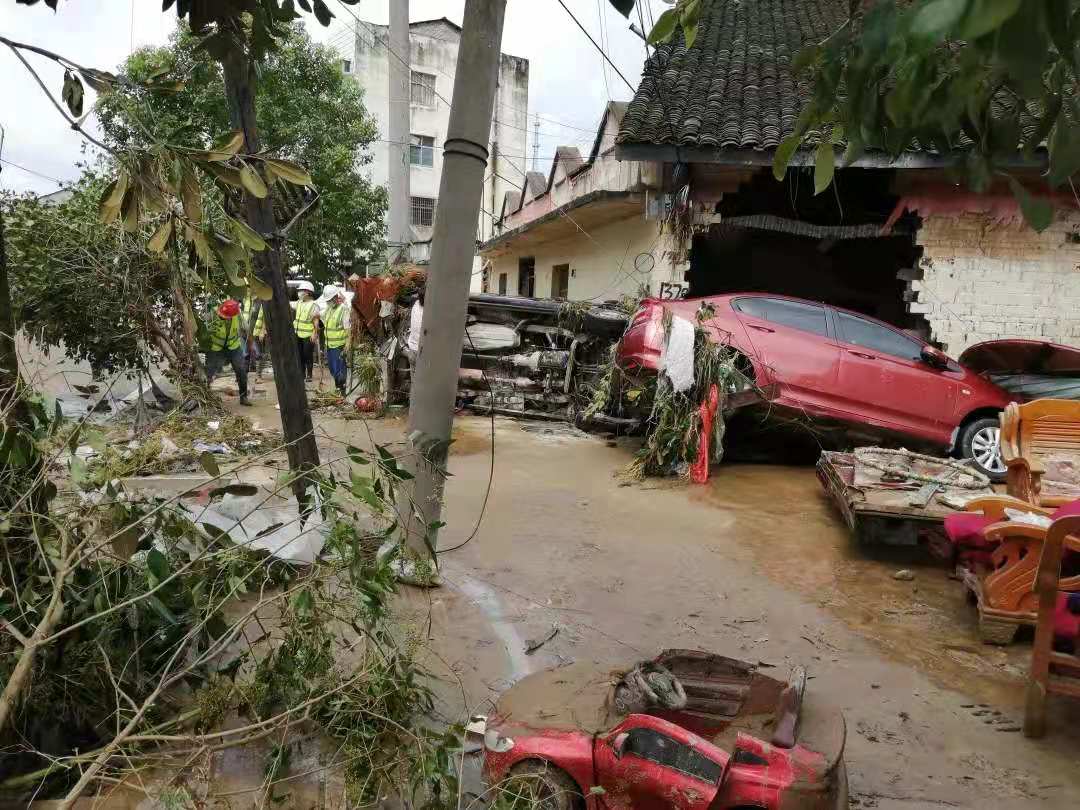 暴雨突袭湖北柳林一家5口家中遇难