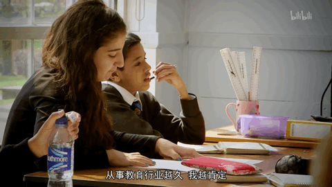 穷孩子和富孩子交换学校后，谁更强？