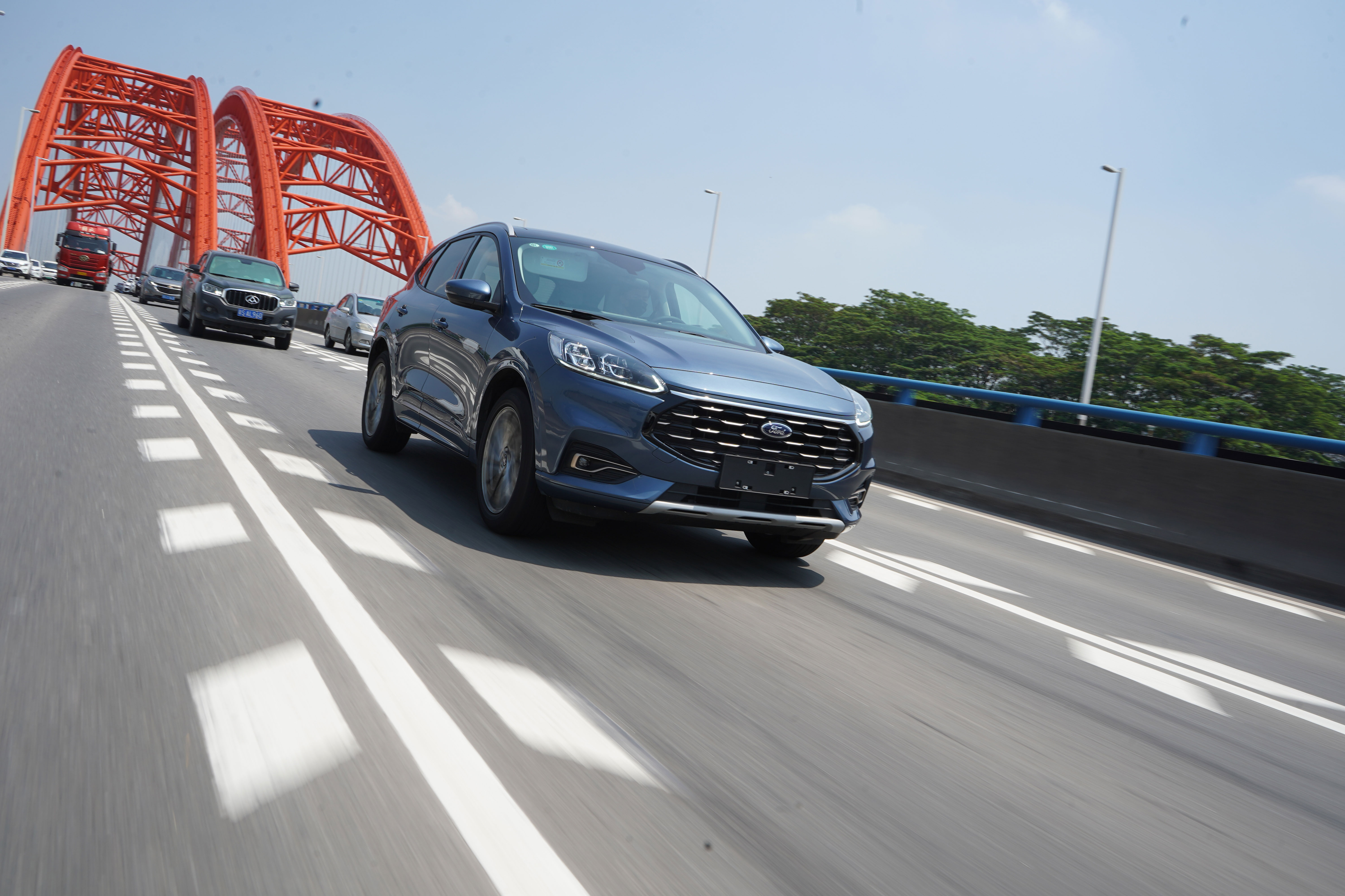 试驾福特锐际phev20万就能拥有的绿牌合资suv究竟有多香