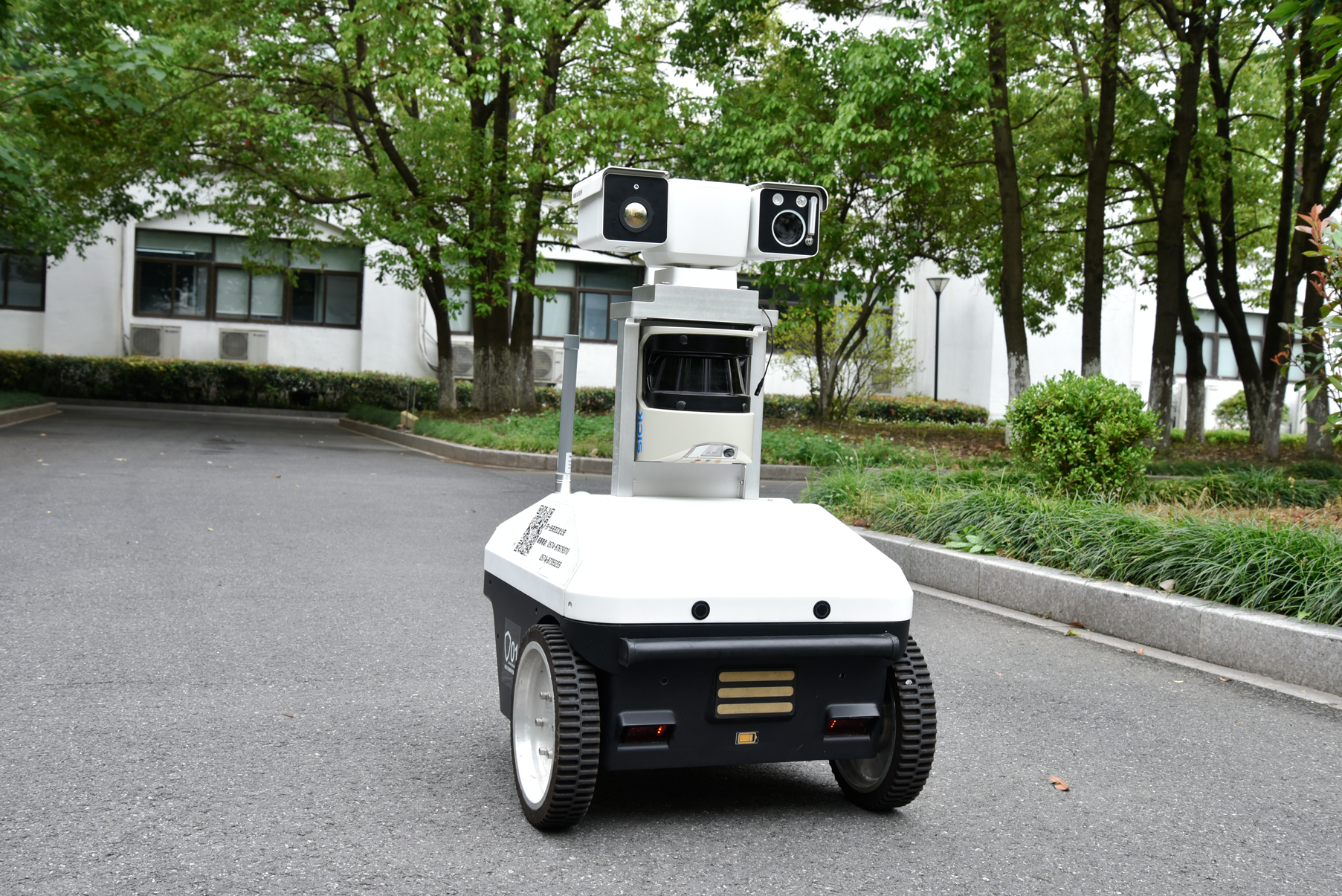 專業性安防應用，園區巡檢機器人成競爭熱點
