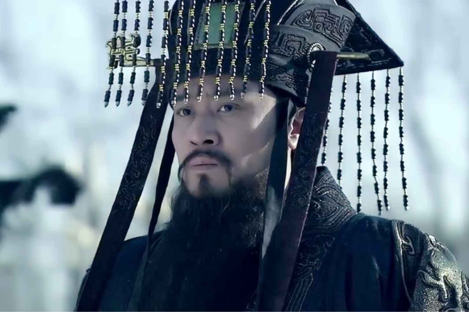 王莽取代的西汉,早已民怨沸腾,腐朽不堪,王莽从摄政到上位乃是历史的