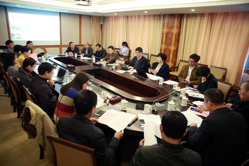 如今，中小学的领导实在是太多了