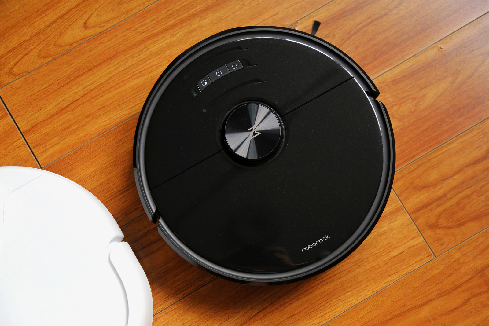 智能扫拖机器人评测，科沃斯、石头、云鲸三款大牌选哪个？