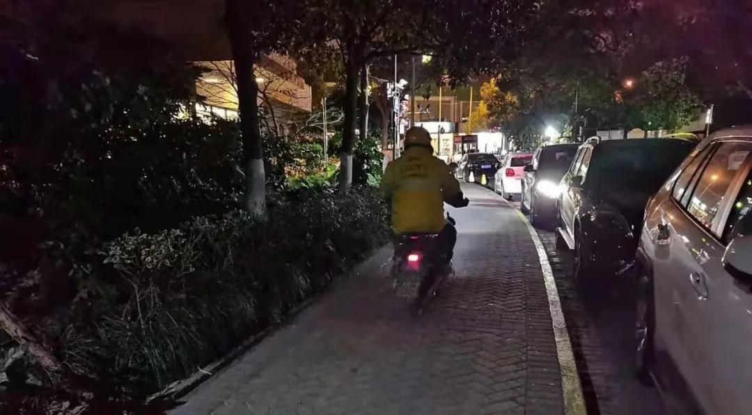 在上海，没有比中远两湾城更魔幻的小区了