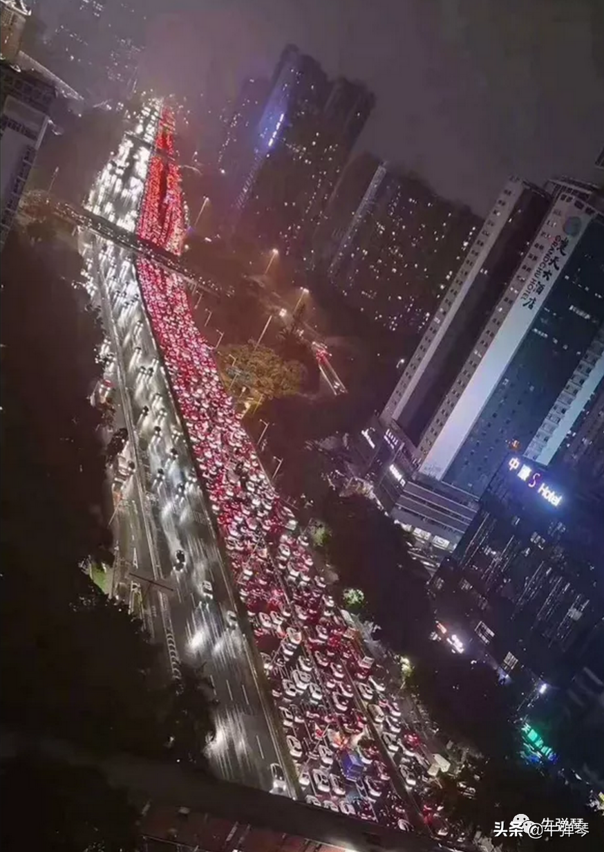 国庆长假第一天，世界至少三个没想到