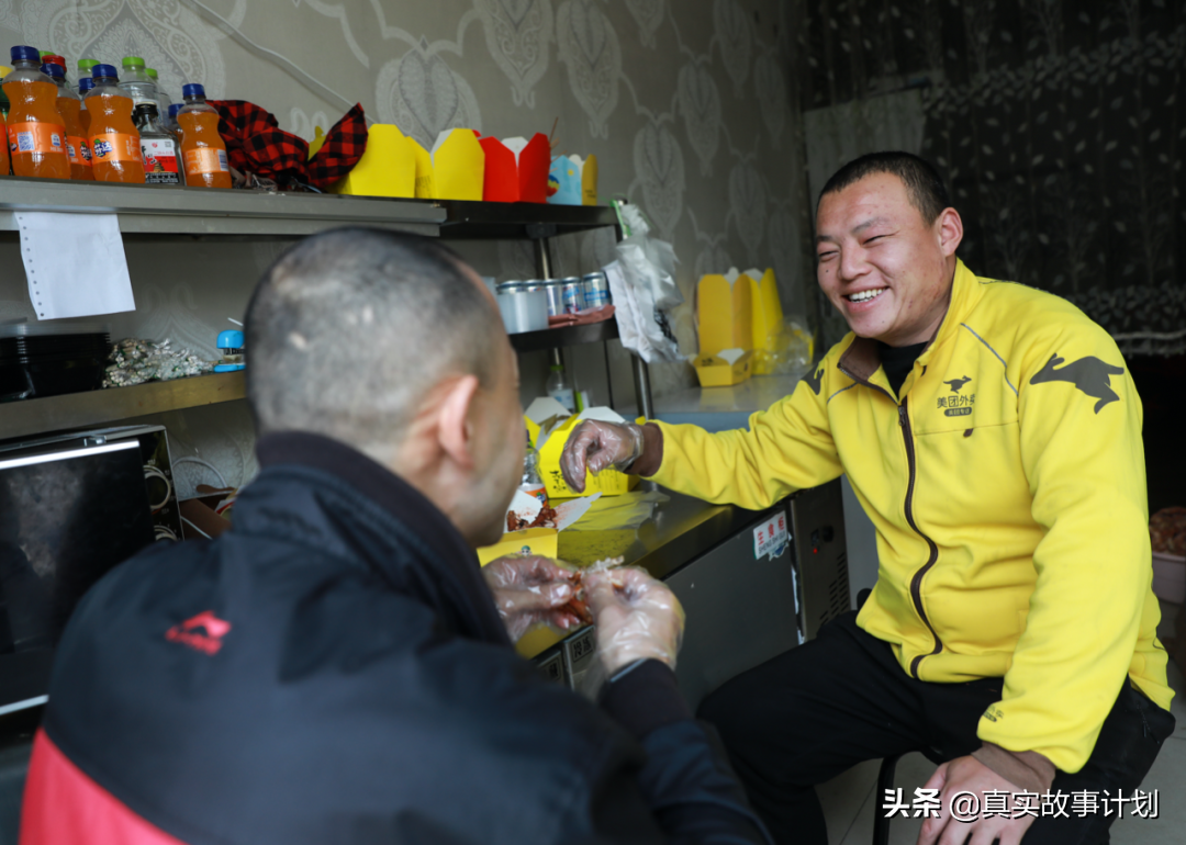 告别996，去大排档做小老板的年轻人，赚到钱了吗？