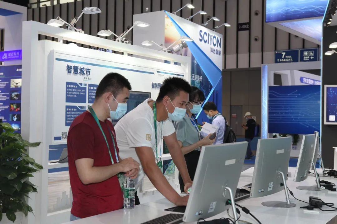 用智慧，引领改变——南京软博会，铂莱国际智慧展“新机”