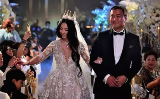 向佐前任黄婉佩二婚嫁富商,现在生活状况